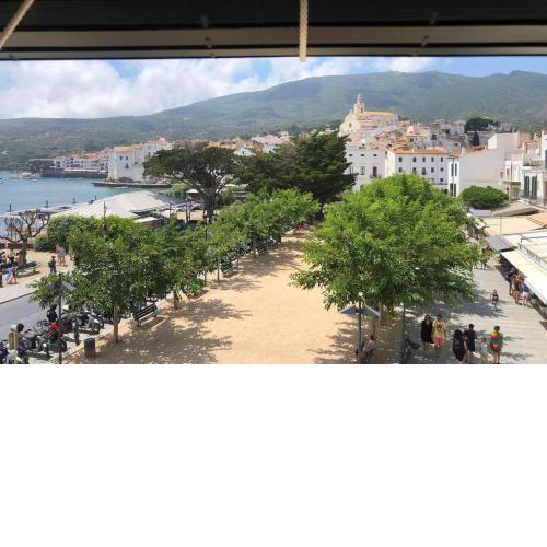 ROQUES - Casa en primera línea de mar en CADAQUÉS