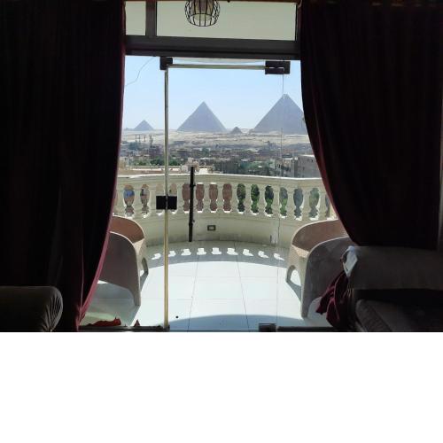 rousey pyramids view