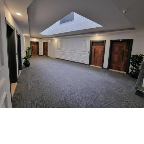 Royal Homes 404