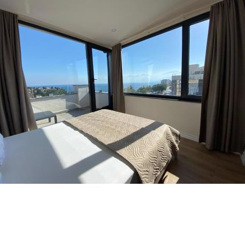 Royal Homes 701