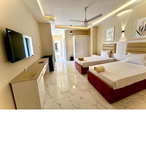 Royal Nile Suites - Pool View 2