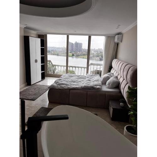 Royal Nile view apt 3BR