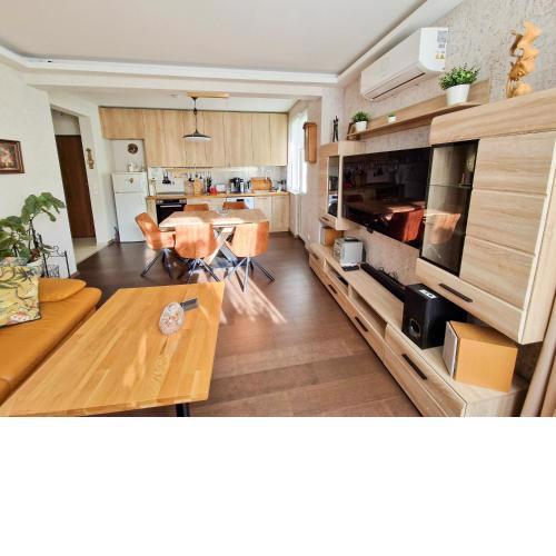 Roza Home