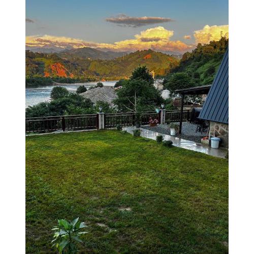 RUBADİDİ BUNGALOV