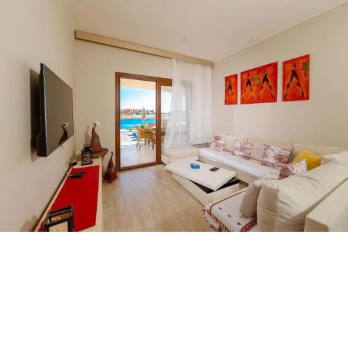 Sabina Lagoon view 2BR Apartment