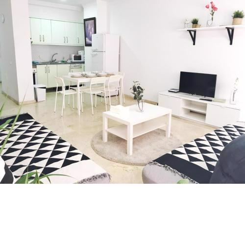 Sagasta Beach Apartment IV by Canary365
