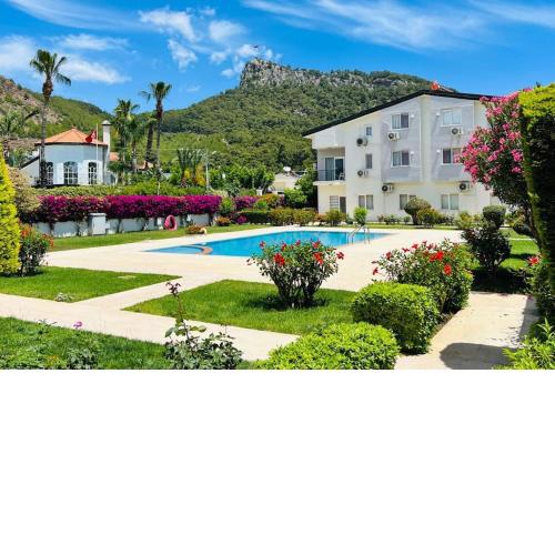 Sahile yakın havuzlu villa