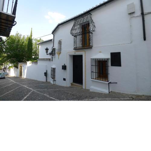 Salvatierra Guest House