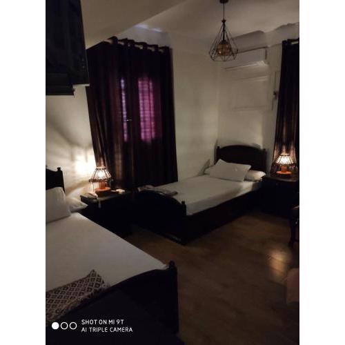 Salvatore Rooms with Breakfast-City Center