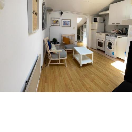 San Bernabé, apartamento para 2 en las Vistillas junto a metro Puerta de Toledo