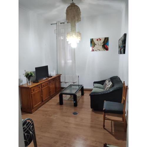 San Isidro Labrador, apartamento en Las Vistillas junto a metro Puerta de Toledo