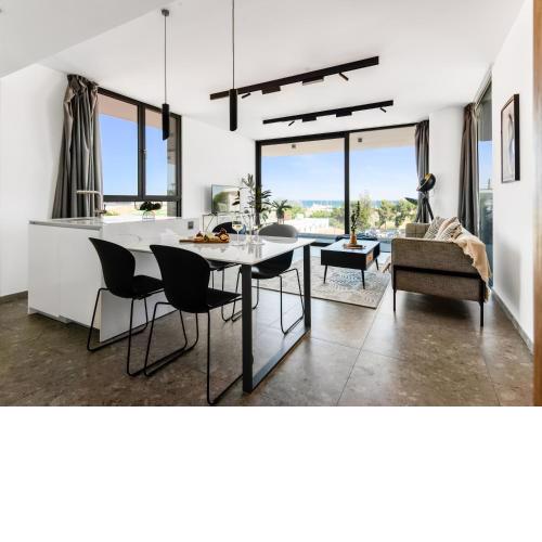Sanders Gaia - Bright Two-Bedroom Apartment with Sea View