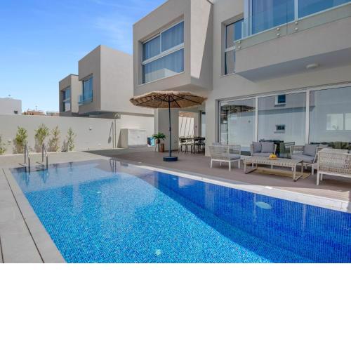 Sanders Mythical Blue Villas