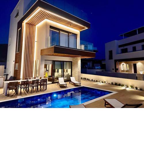 Santa Barbara Seafront villas w jacuzzi pool
