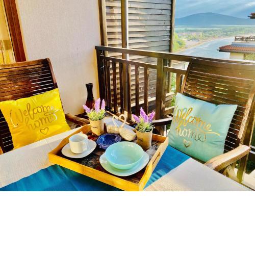 Santa Marina 2-bedroom apt. w/ Sea View + Terrace