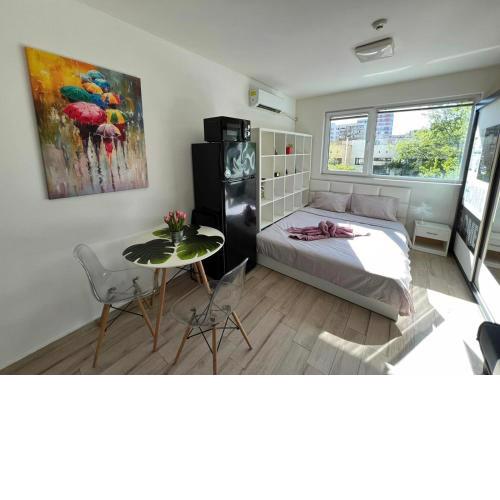Sao Paolo warm and cosy Studio in lively district