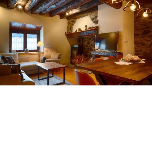 Saplan Real Estate VILAMOS