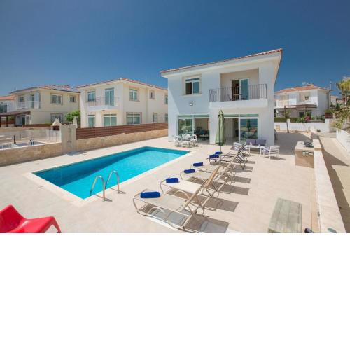 Schöne Villa direkt am Meer