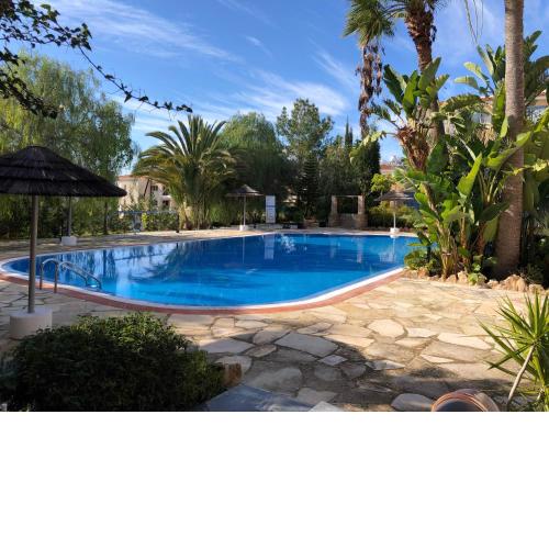 Schönes 3 Zimmer Apartment, Meerblick, Pool, freies WLan