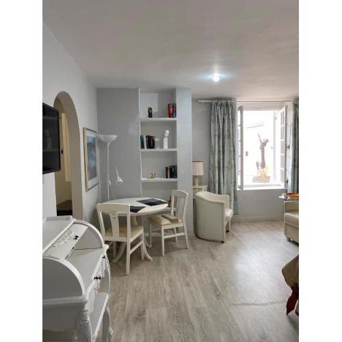 Schönes Apartment - ruhig - Aussenpool