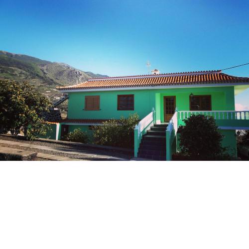 Sea and Mountain View Apartment