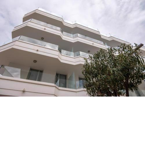 Sea Breeze Apartments