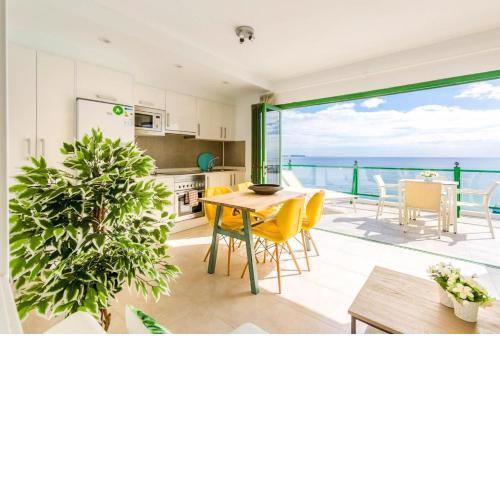 SEA BREEZE Ocean View Apartment