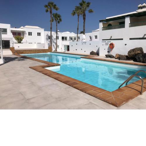 Sea Breeze with Shared Pool and near the beach