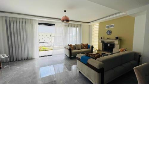 Sea Front Villa with Panoramic View C Blok