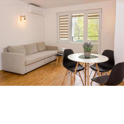 Sea Garden Charm: Cozy 1BD Flat in Central Varna