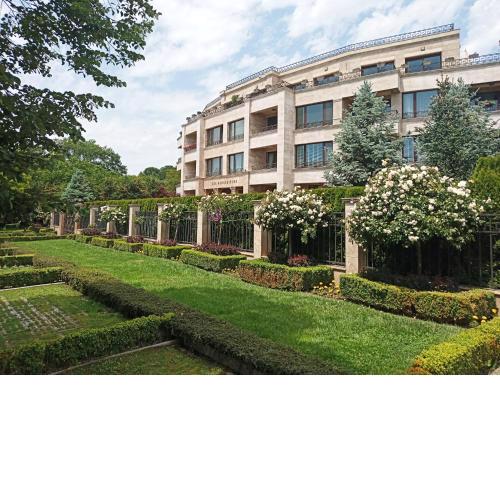 Sea Garden Lux Apartment