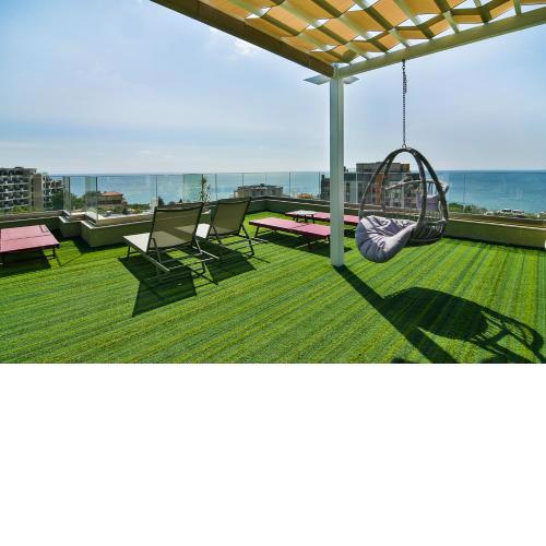 Sea lounge