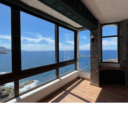 Sea lover's nest