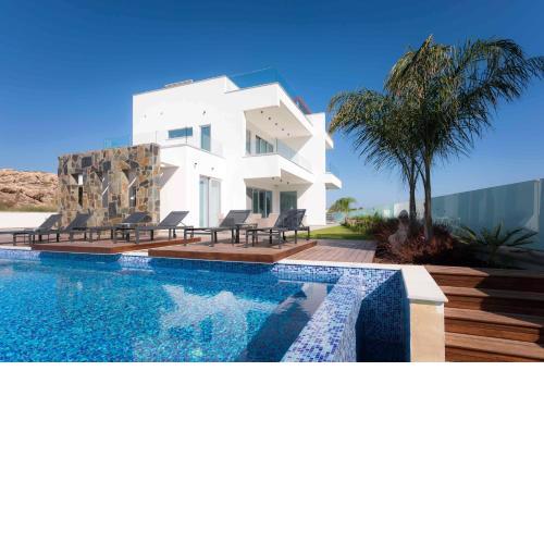 Sea Pearl Beachfront Villas - Breeze