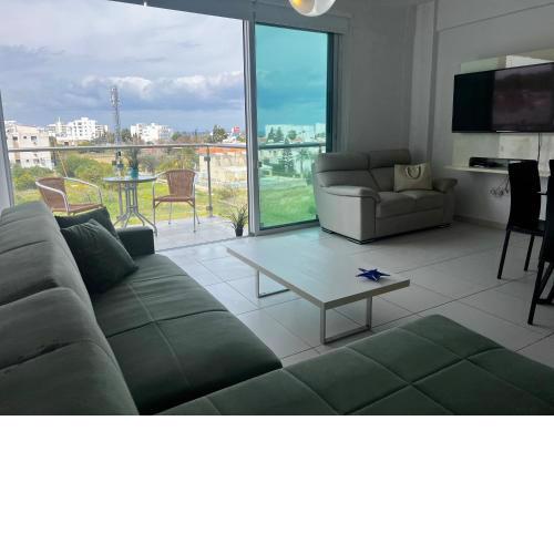 Sea Side Apartment And Pool