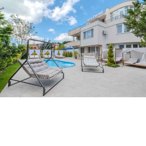 Sea Twins Luxury Aparthotel - 150 m from the beach