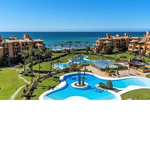 sea view 3 bedroom with pool