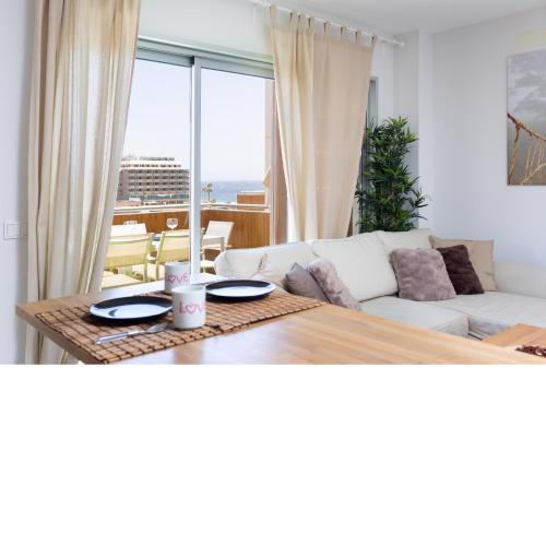 Sea View Apartment in El Médano with pool & private parking space
