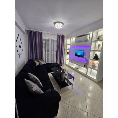 Sea view apartment near Mall