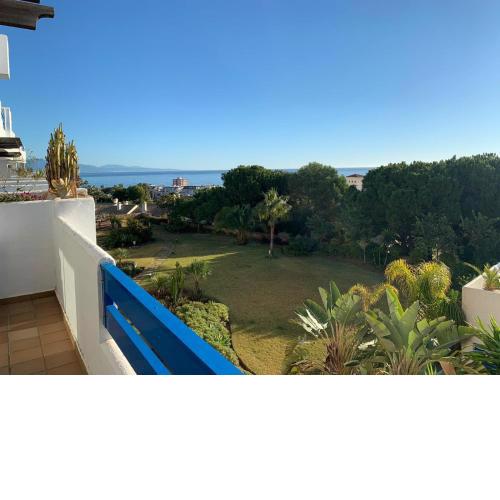 Sea view apartment with great terrace and 4 pools
