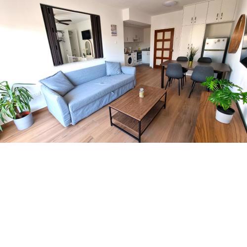 Sea View Apt - 2 min walk to the Beach & 200 Mbit Highspeed internet