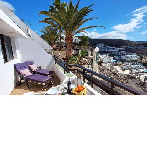 Sea view cozy apartment with pool