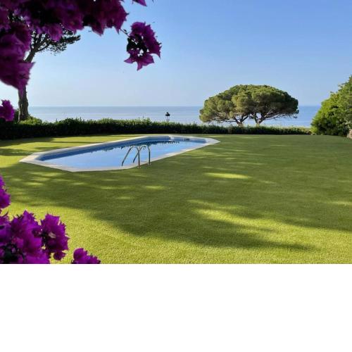 Sea view house with private pool and garden