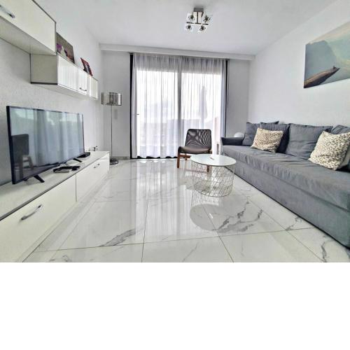 Sea View in Paradise Court