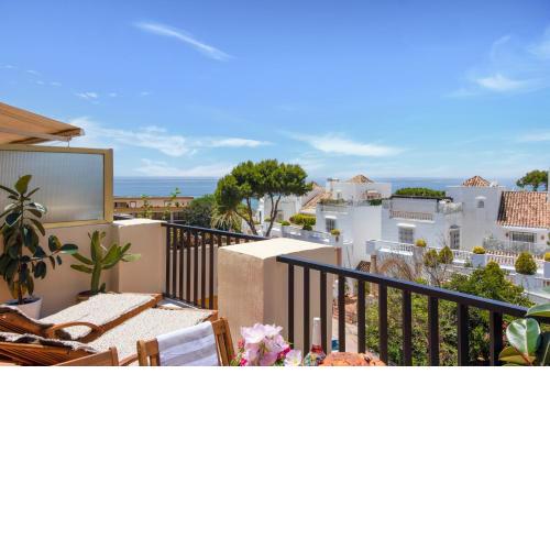SEA VIEW STUDIO I penthouse, beach front urbanization Romana Playa Elviria