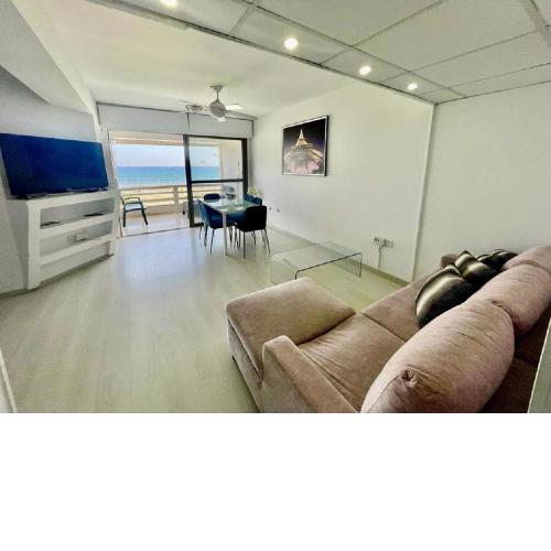 Sea View Suite in Makenzy