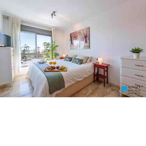 Sea Views & Parking - SOHO Cozy Apartment