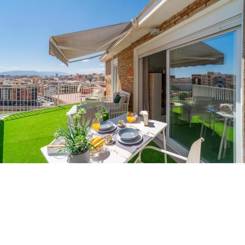 Sea views Penthouse City Center