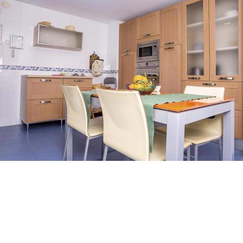 Sea & Wave Bedroom Superior by Bossh! Apartaments