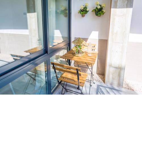 Sea & Wave Jara Centro by Bossh! Apartments
